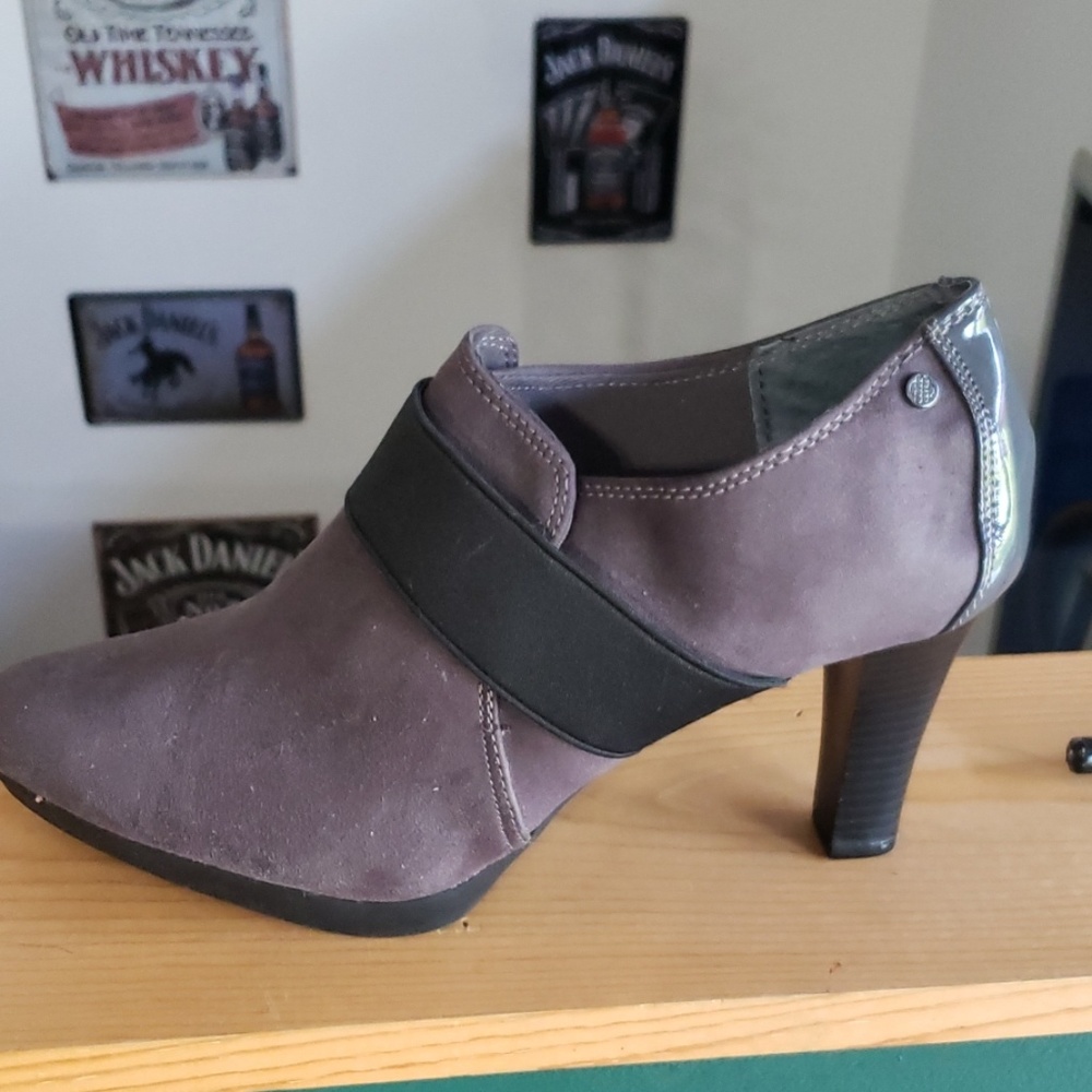 Shoes - Picture 2 of 2